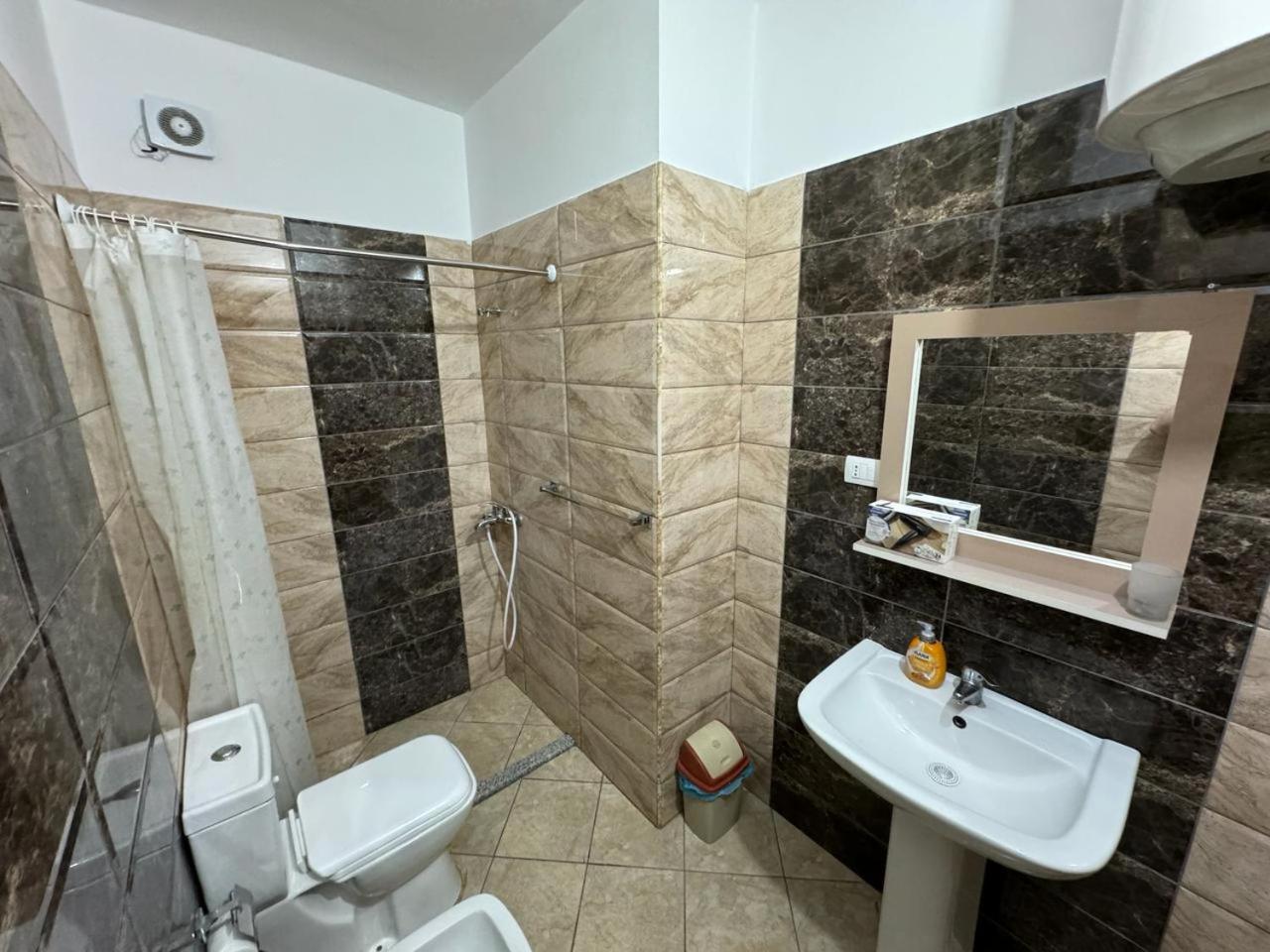 E.I.R Apartments Vlorë Exterior foto